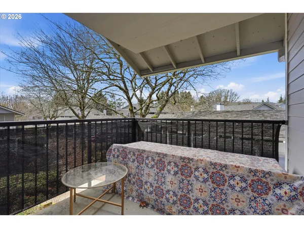 $275,000 | 86 Kingsgate Road, Unit H203, Lake Oswego, OR 97035