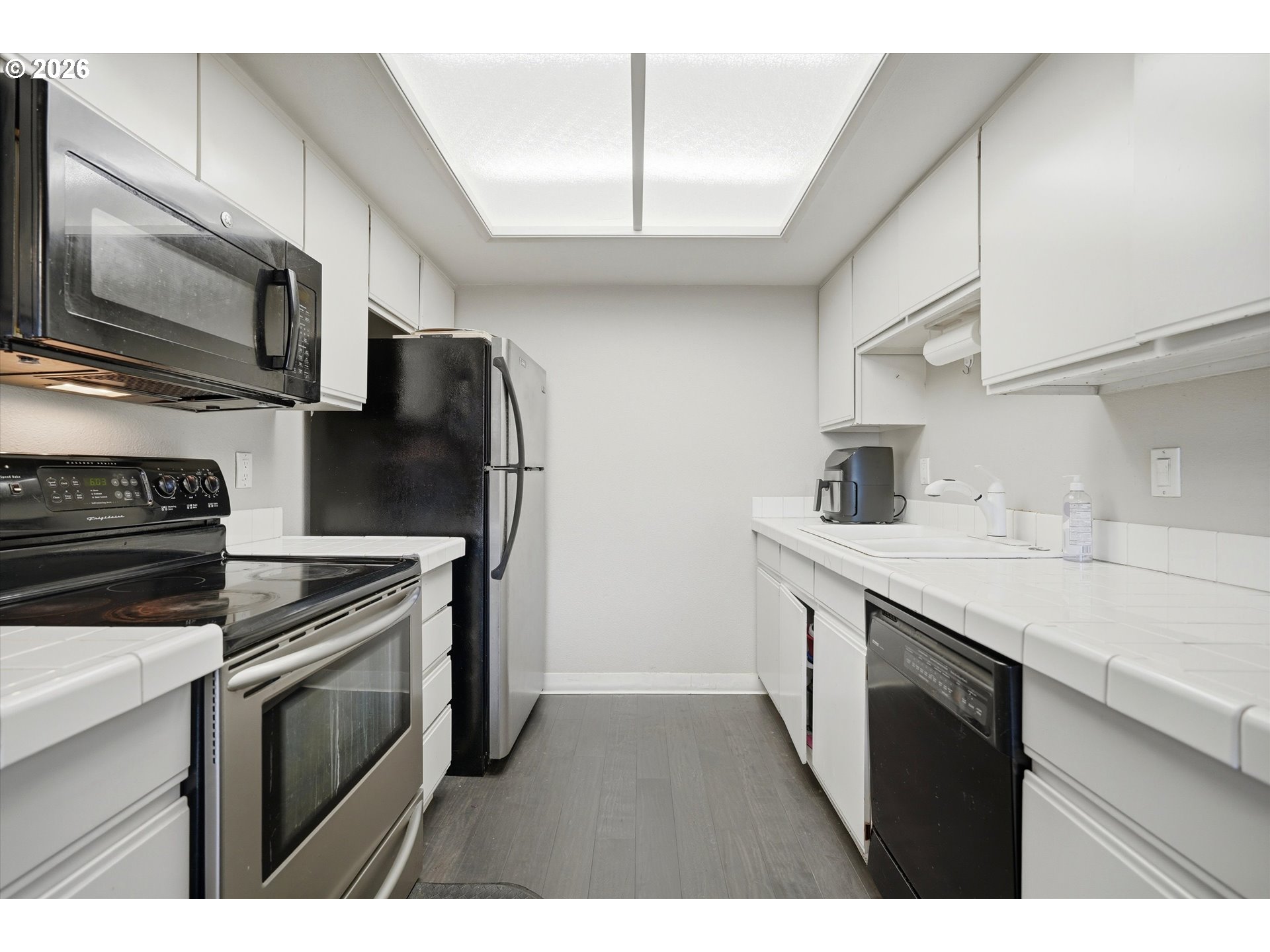 86 Kingsgate Road, Unit H203 Lake Oswego, OR 97035 - Photo 10 of 41