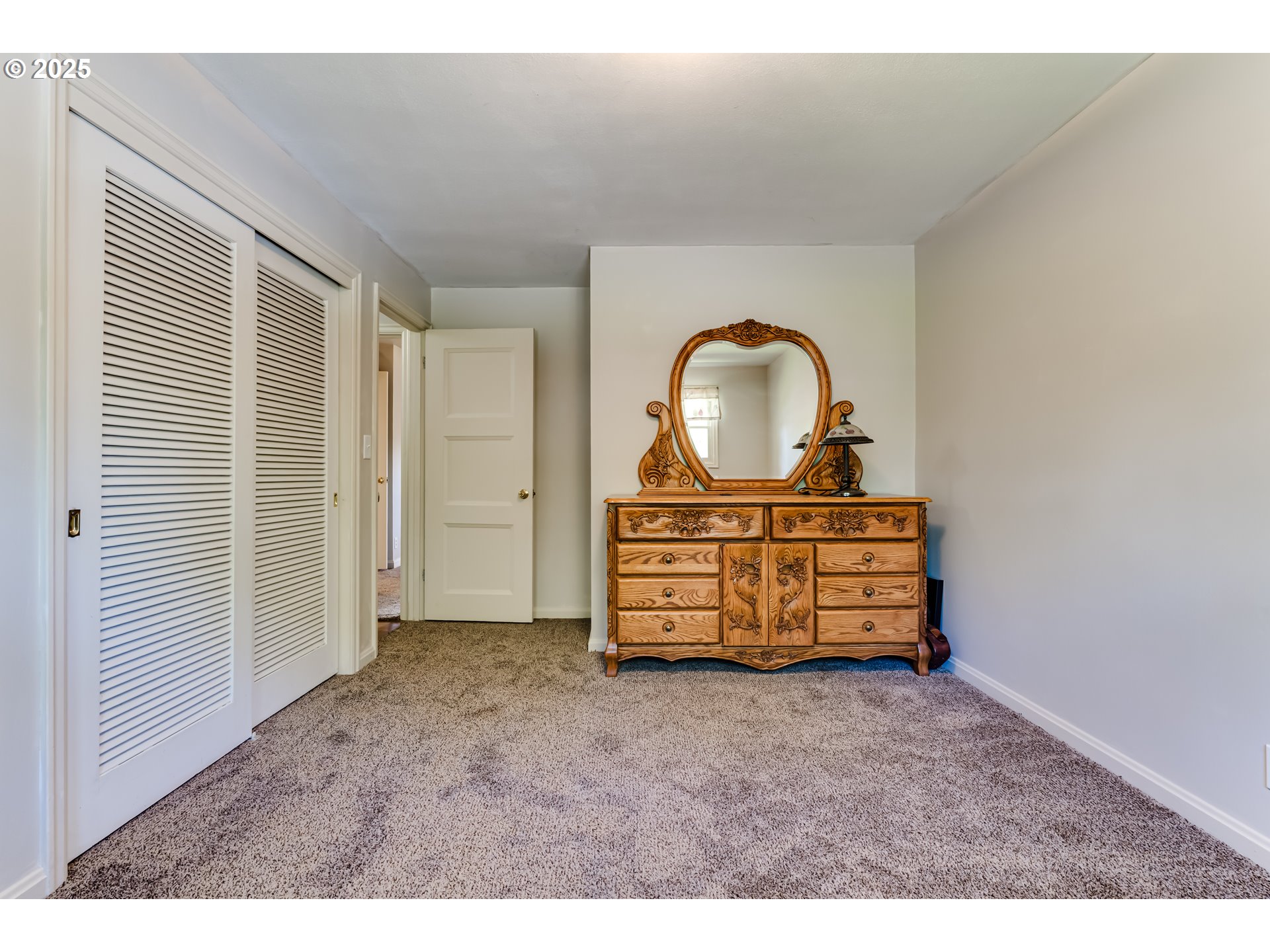 488 Pinto Way Eugene, OR 97401 - Photo 16 of 26 Bedroom