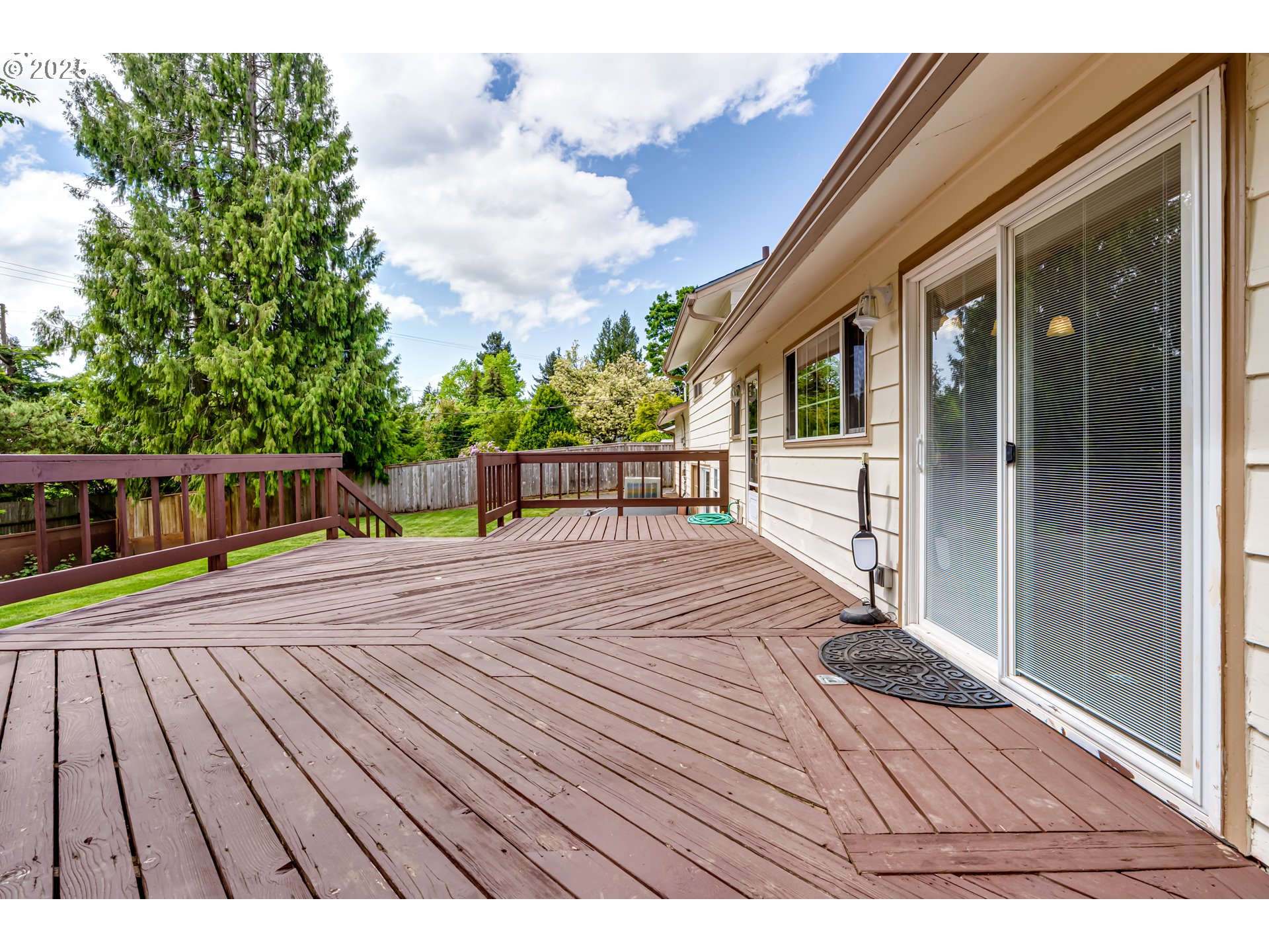 488 Pinto Way Eugene, OR 97401 - Photo 21 of 26 Deck