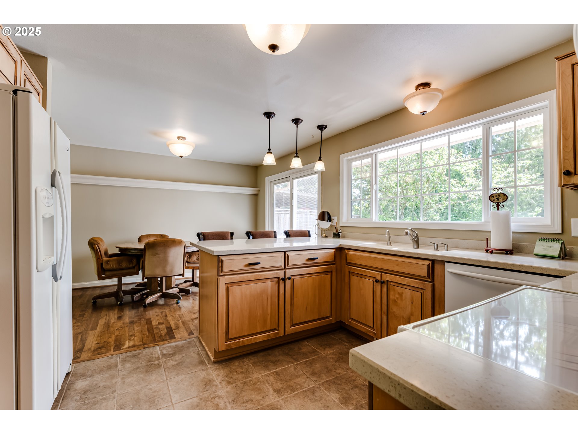 488 Pinto Way Eugene, OR 97401 - Photo 10 of 26 Kitchen