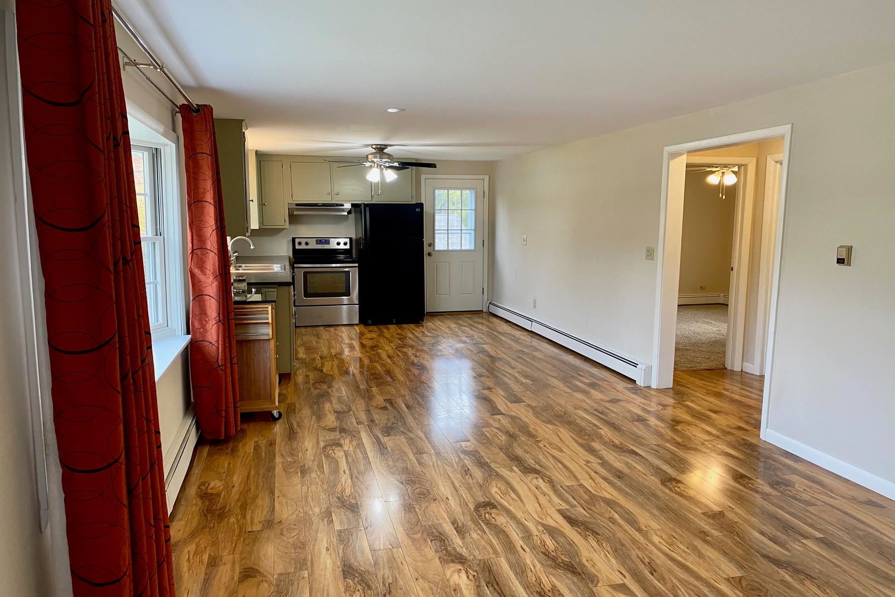 80 Engrem Avenue, Unit 1 Rutland, VT 05701 - Photo 3 of 14