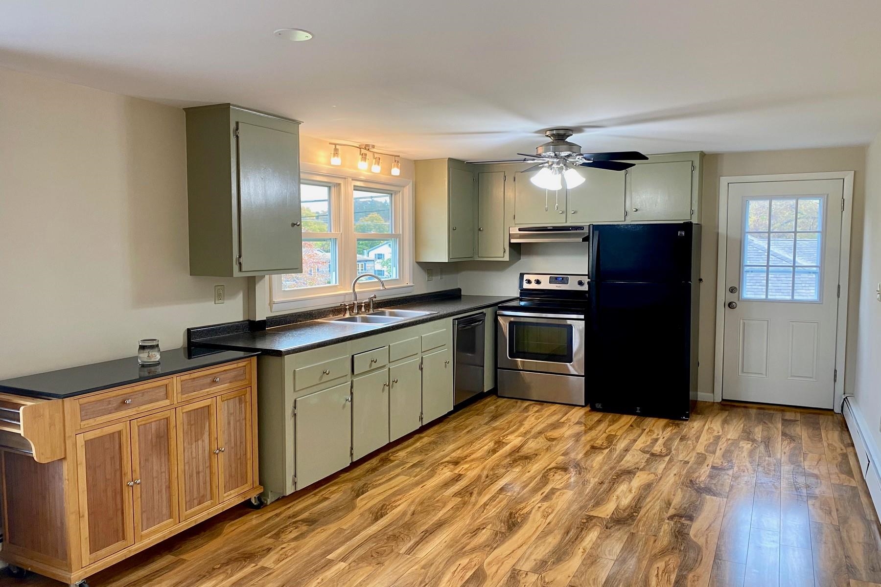 80 Engrem Avenue, Unit 1 Rutland, VT 05701 - Photo 5 of 14