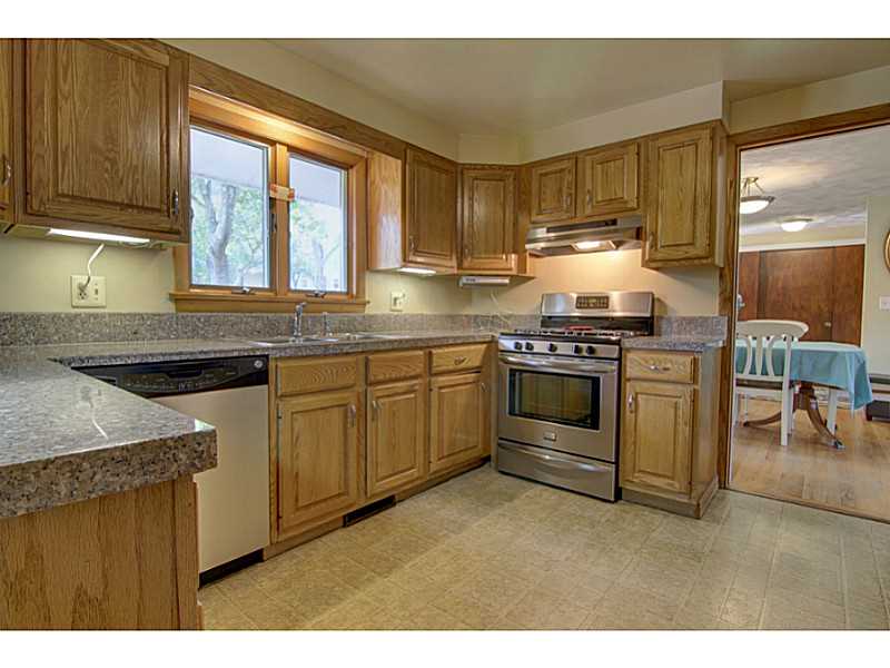 29 Timberline Road Warwick, RI 02886 - Photo 8 of 24 Kitchen.