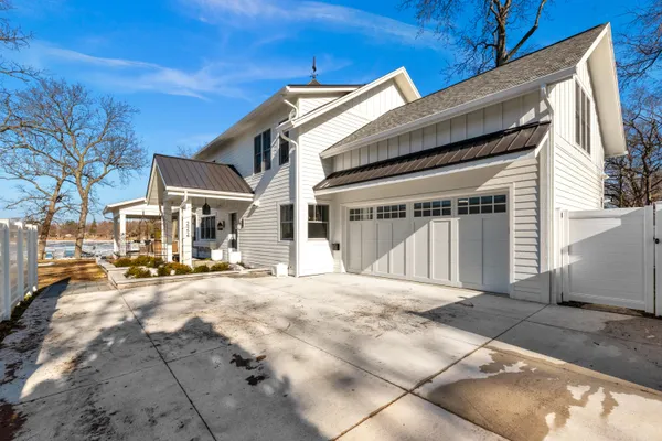 $3,499,900 | 222 East Pleasant Street, Oconomowoc, WI 53066