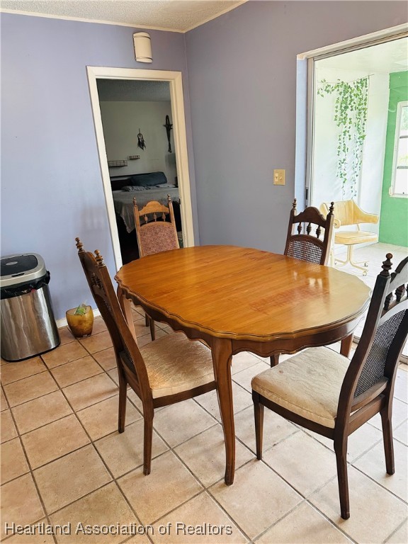 119 Parkview Road Sebring, FL 33870 - Photo 4 of 19 a dining room with furniture and window
