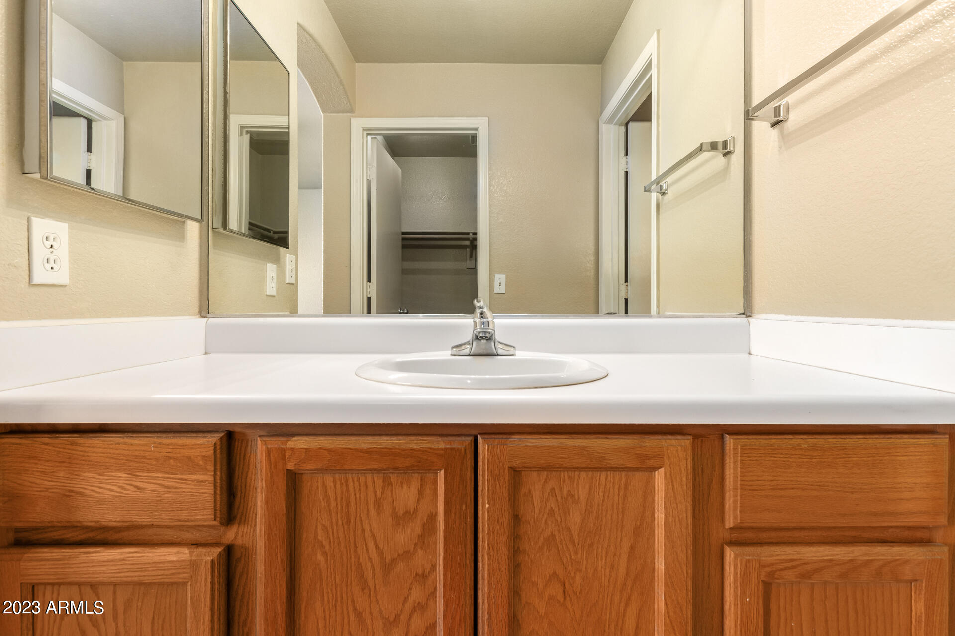 15002 West Redfield Road Surprise, AZ 85379 - Photo 29 of 77 0029-28 - Redfield