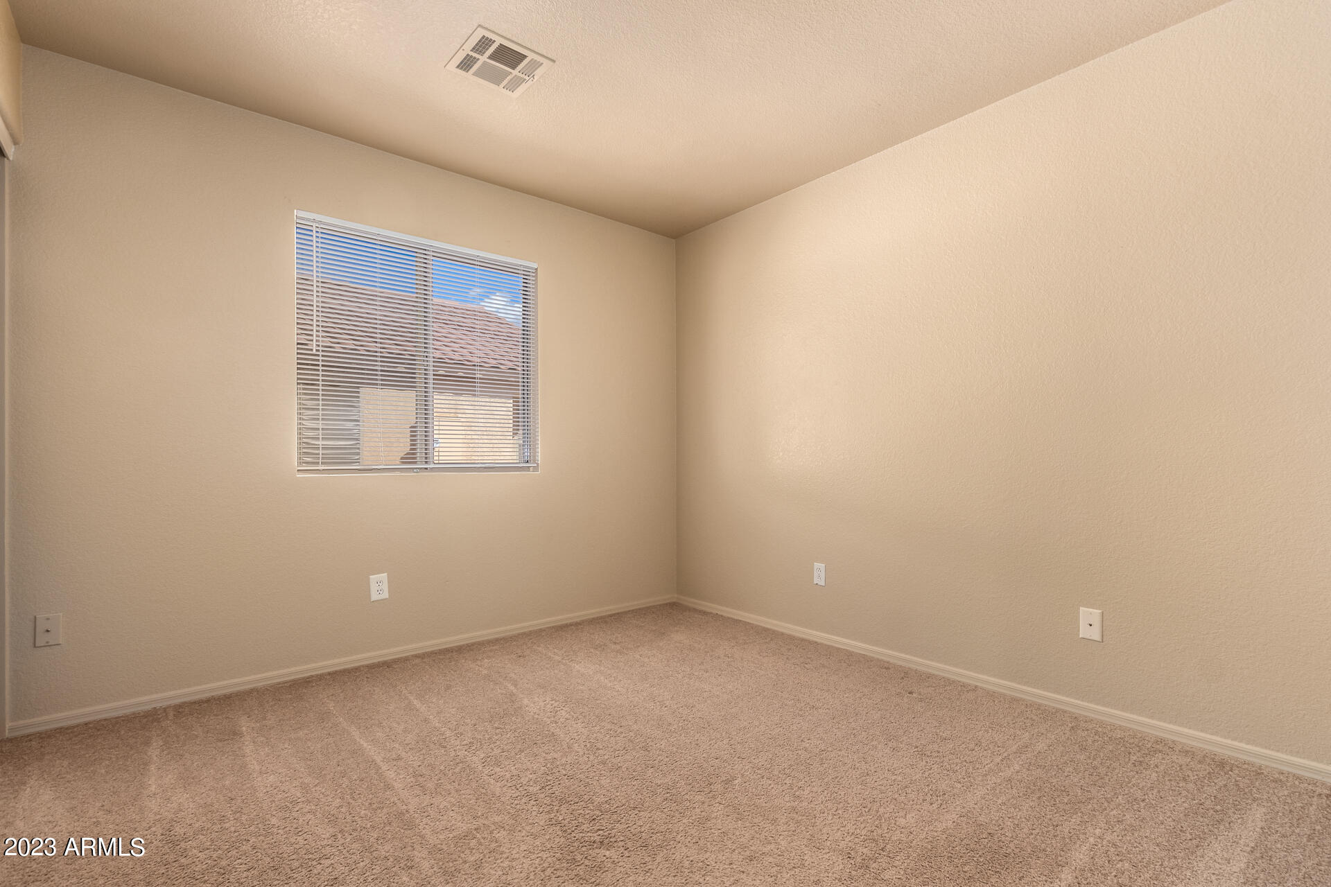 15002 West Redfield Road Surprise, AZ 85379 - Photo 33 of 77 0033-32 - Redfield