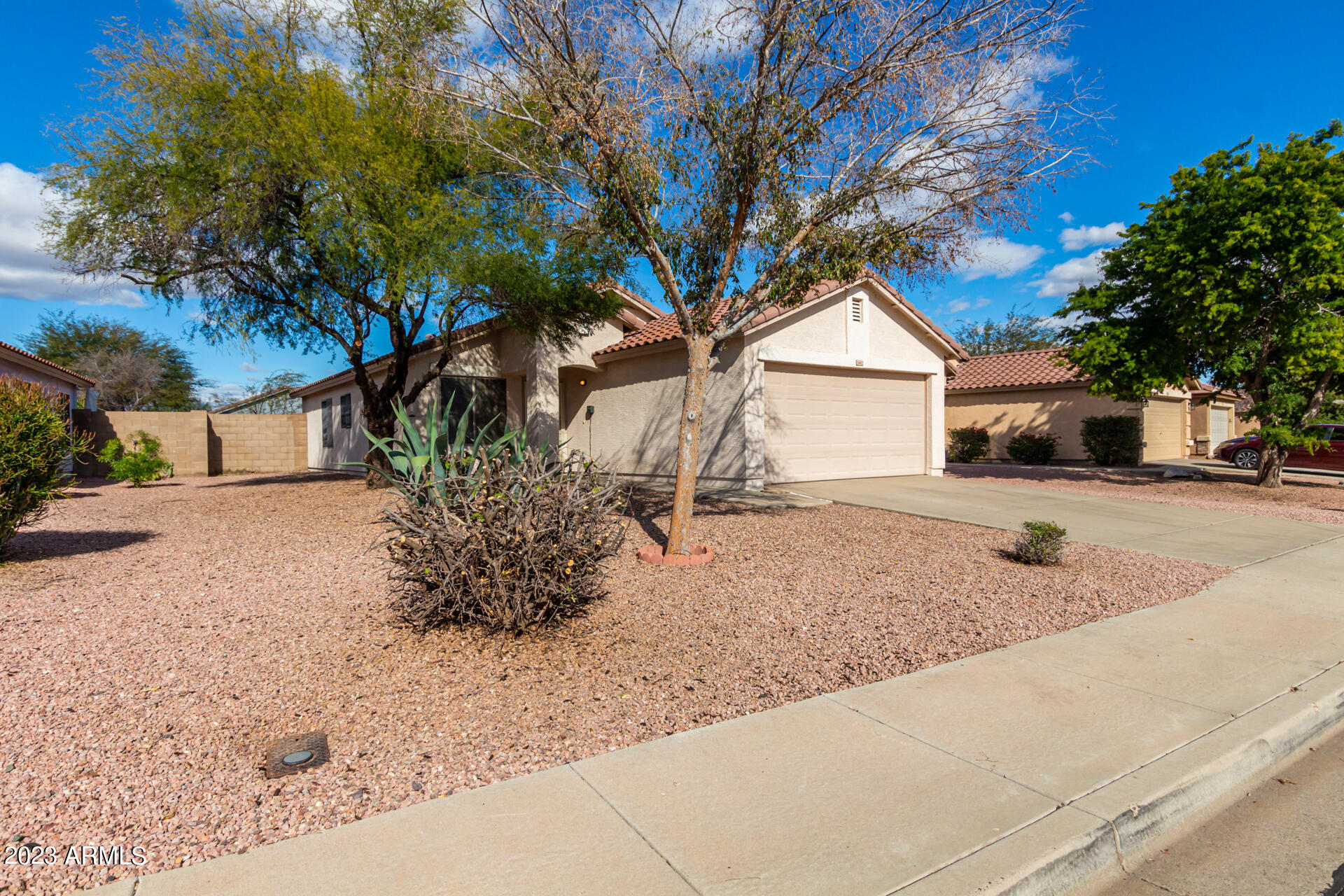 15002 West Redfield Road Surprise, AZ 85379 - Photo 4 of 77 0004-03 - Redfield