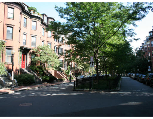 59 Rutland Square, Unit 3 Boston, MA 02118 - Photo 10 of 11 Gallery Image 10