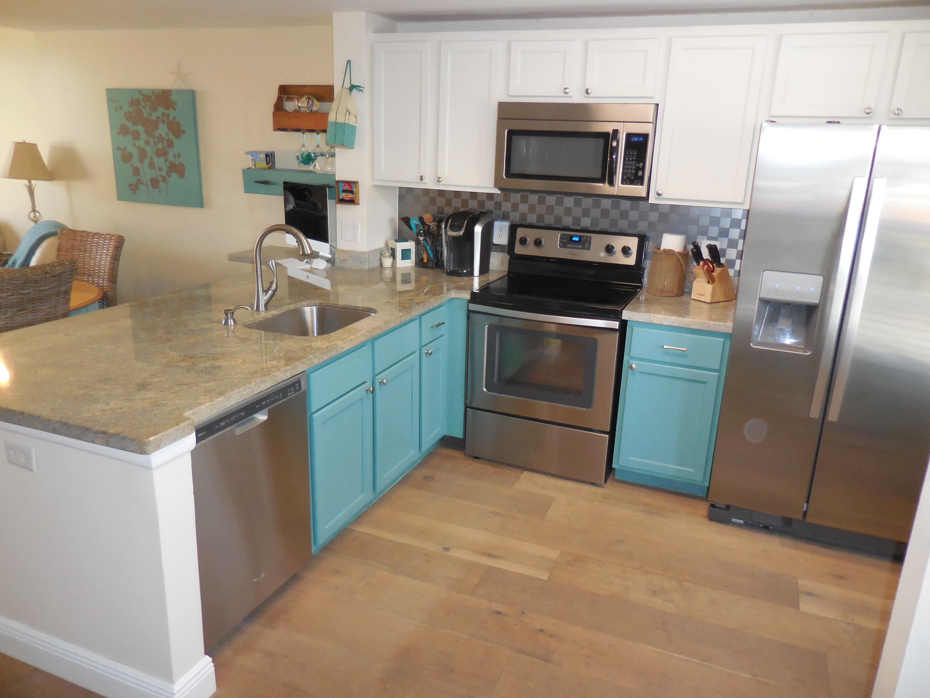 1002 Jeffery Street Boca Raton, FL 33487 - Photo 2 of 42 Updated Kitchen