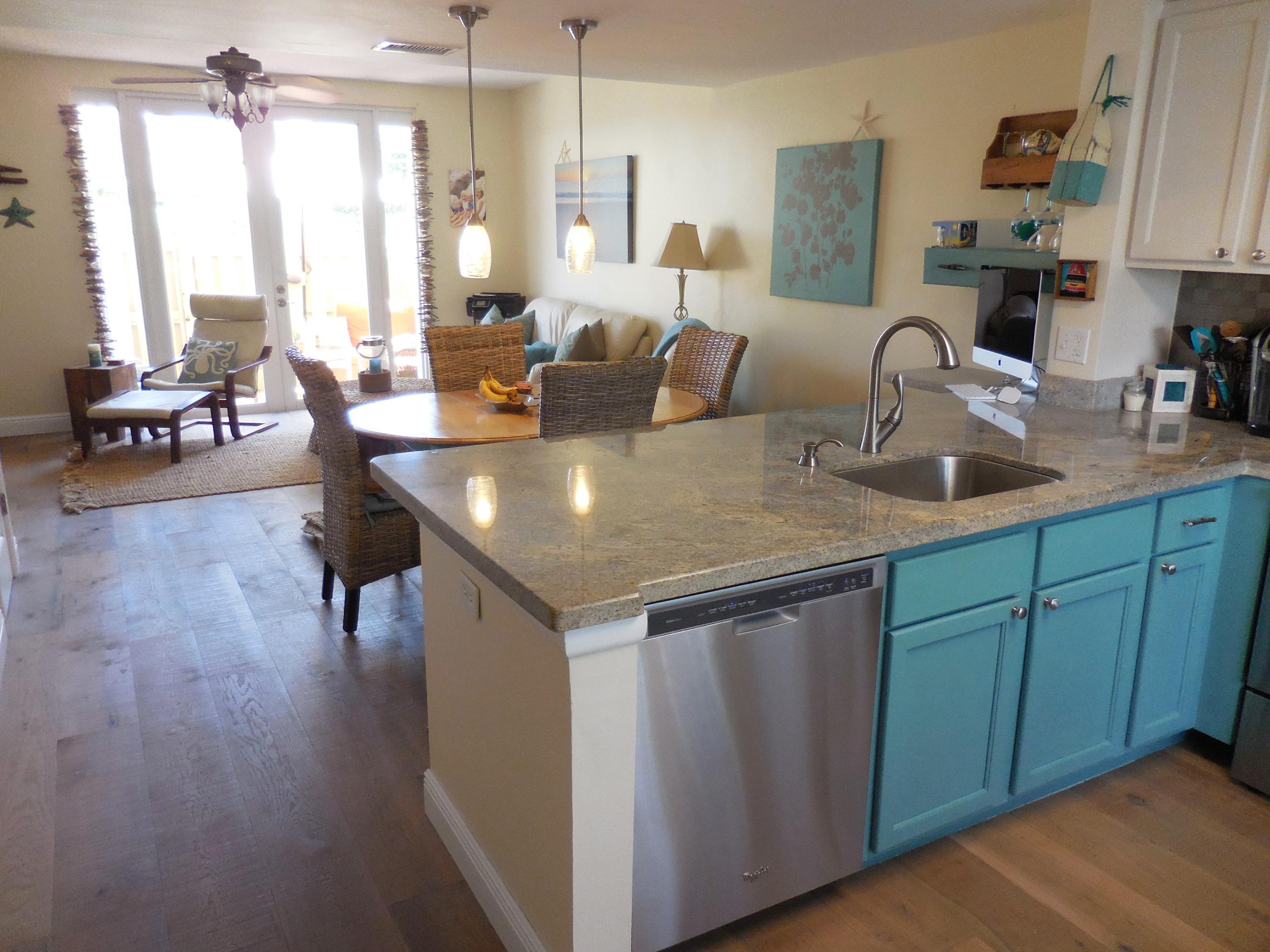 1002 Jeffery Street Boca Raton, FL 33487 - Photo 4 of 42 Updated kitchen