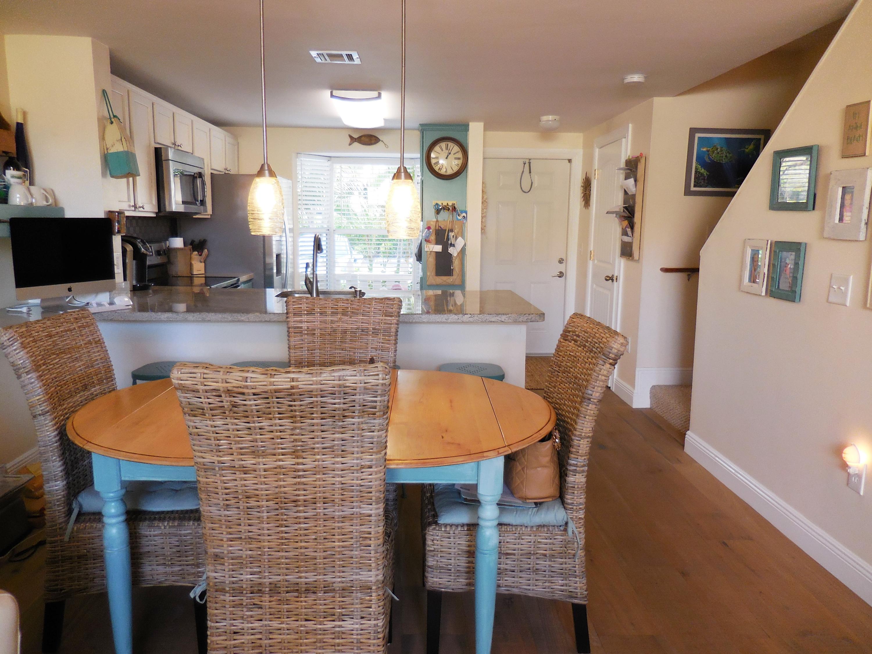 1002 Jeffery Street Boca Raton, FL 33487 - Photo 6 of 42 Dining to Kitchen