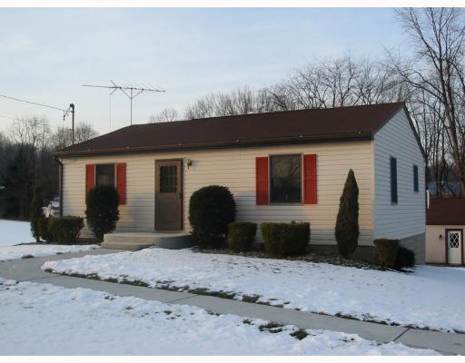 389 Moorehead Road Cabot, PA 16023 - Photo 1 of 8 Exterior Front.