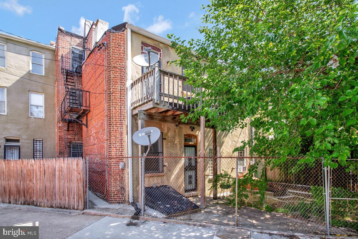 823 Newington Avenue Baltimore, MD 21217 - Photo 29 of 30 a view of a multi story building