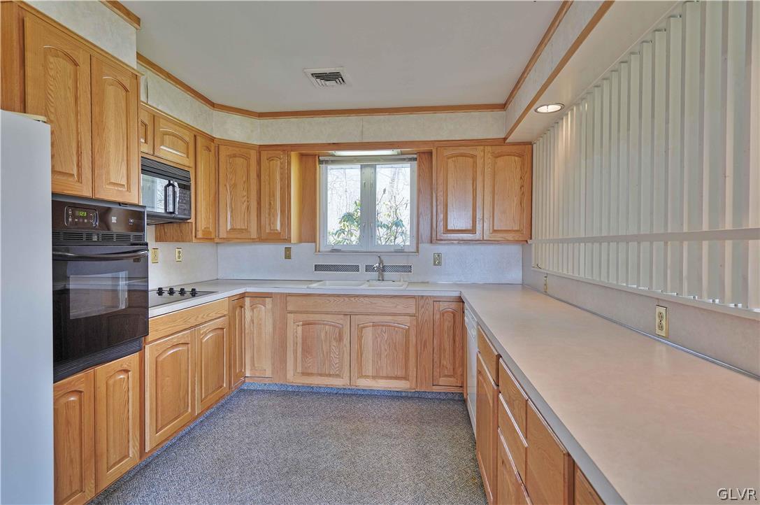 6208 Hilltop Road Orefield, PA 18069 - Photo 11 of 44 Gallery Image 11