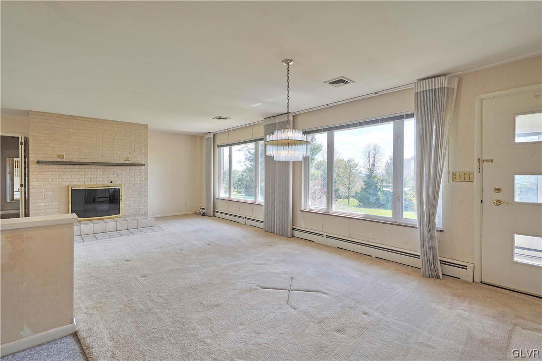 6208 Hilltop Road Orefield, PA 18069 - Photo 9 of 44 Gallery Image 9
