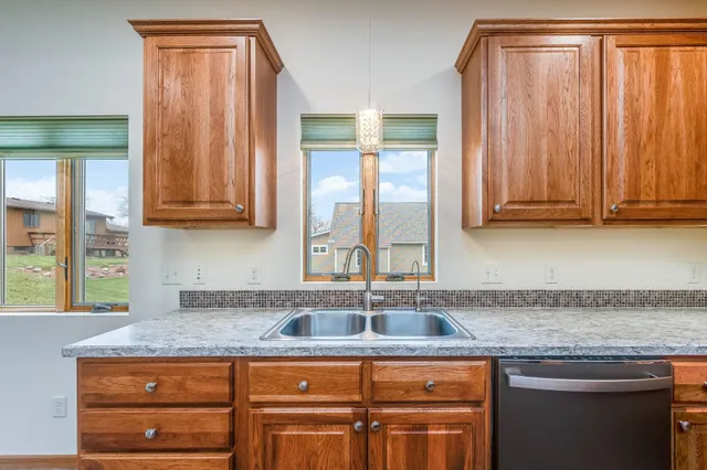 $359,900 | 1965 Norway Avenue, Windom, MN 56101