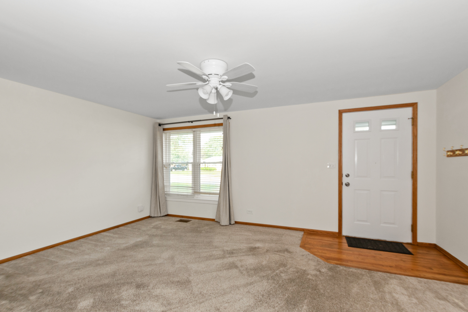 8928 South Ryan Road Hometown, IL 60456 - Photo 4 of 15 Gallery Image 4