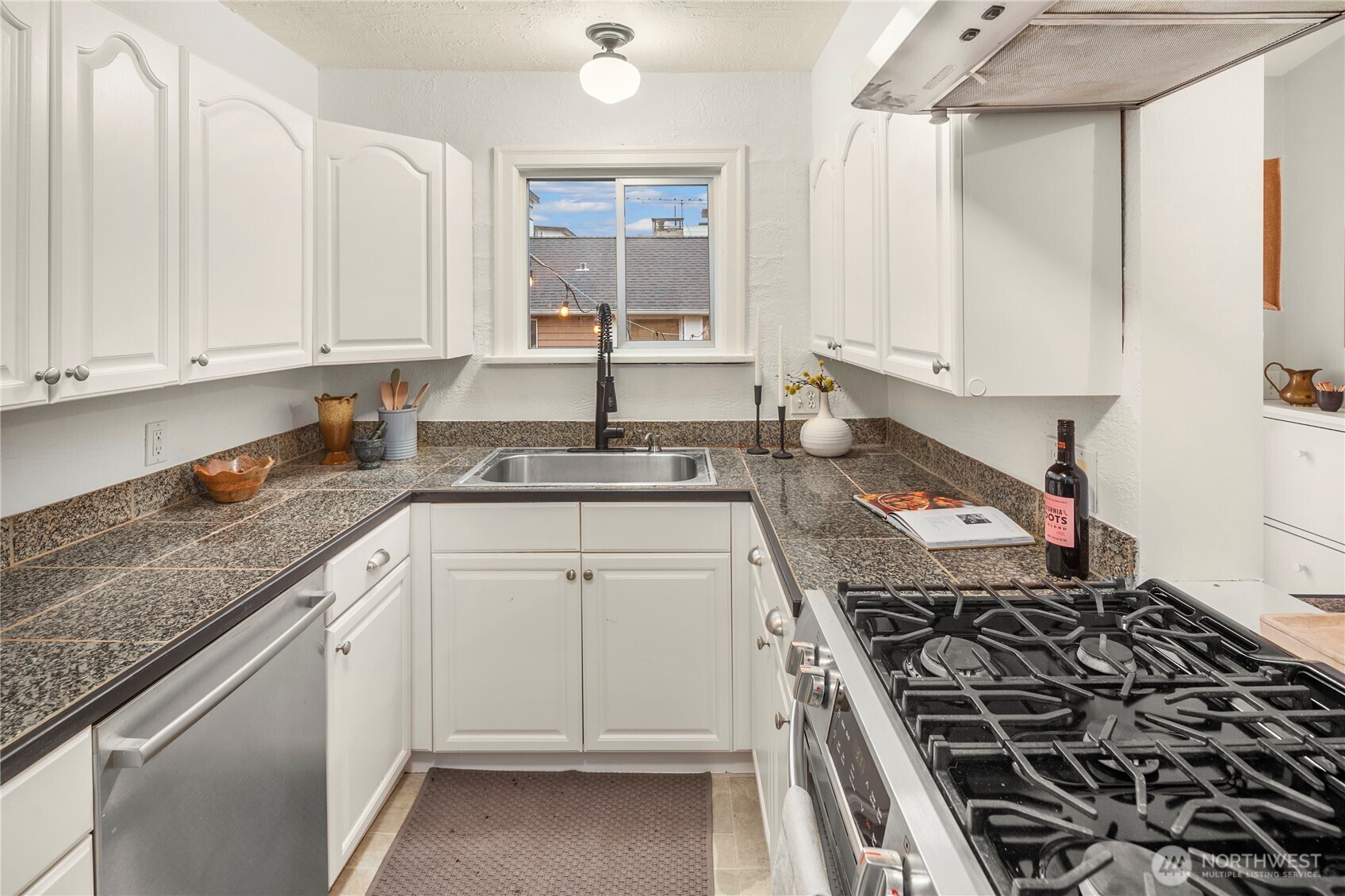 915 North 92nd Street Seattle, WA 98103 - Photo 19 of 37 Gallery Image 19