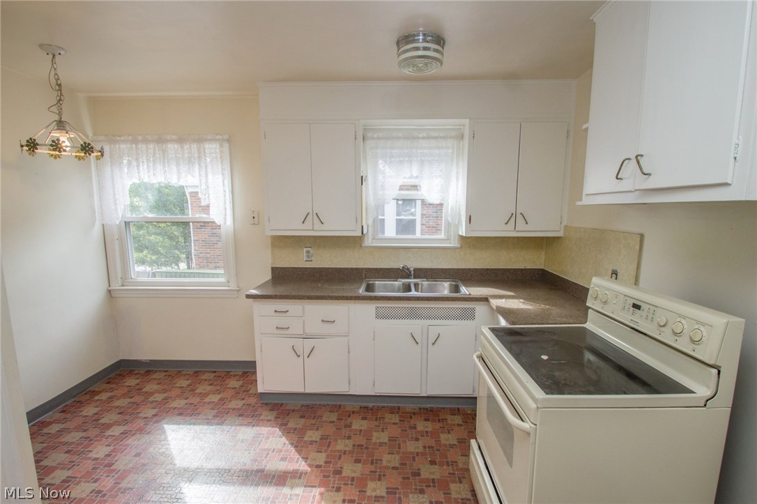 2384 Ashurst Road University Heights, OH 44118 - Photo 15 of 28 Up kitchen