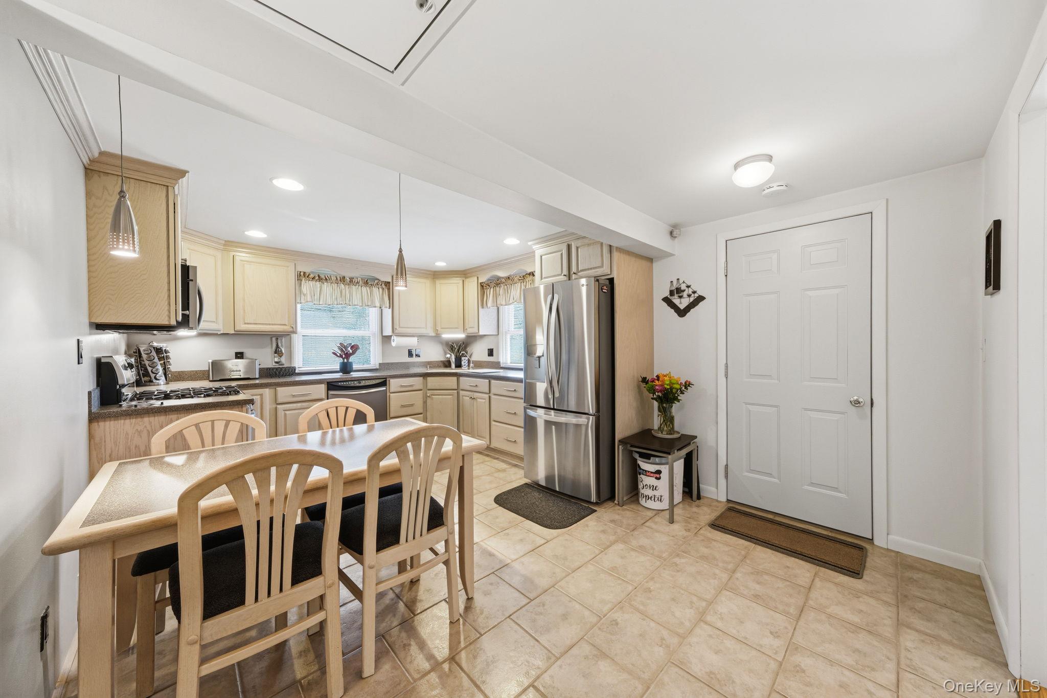 50 Rocky Point Road Middle Island, NY 11953 - Photo 11 of 28