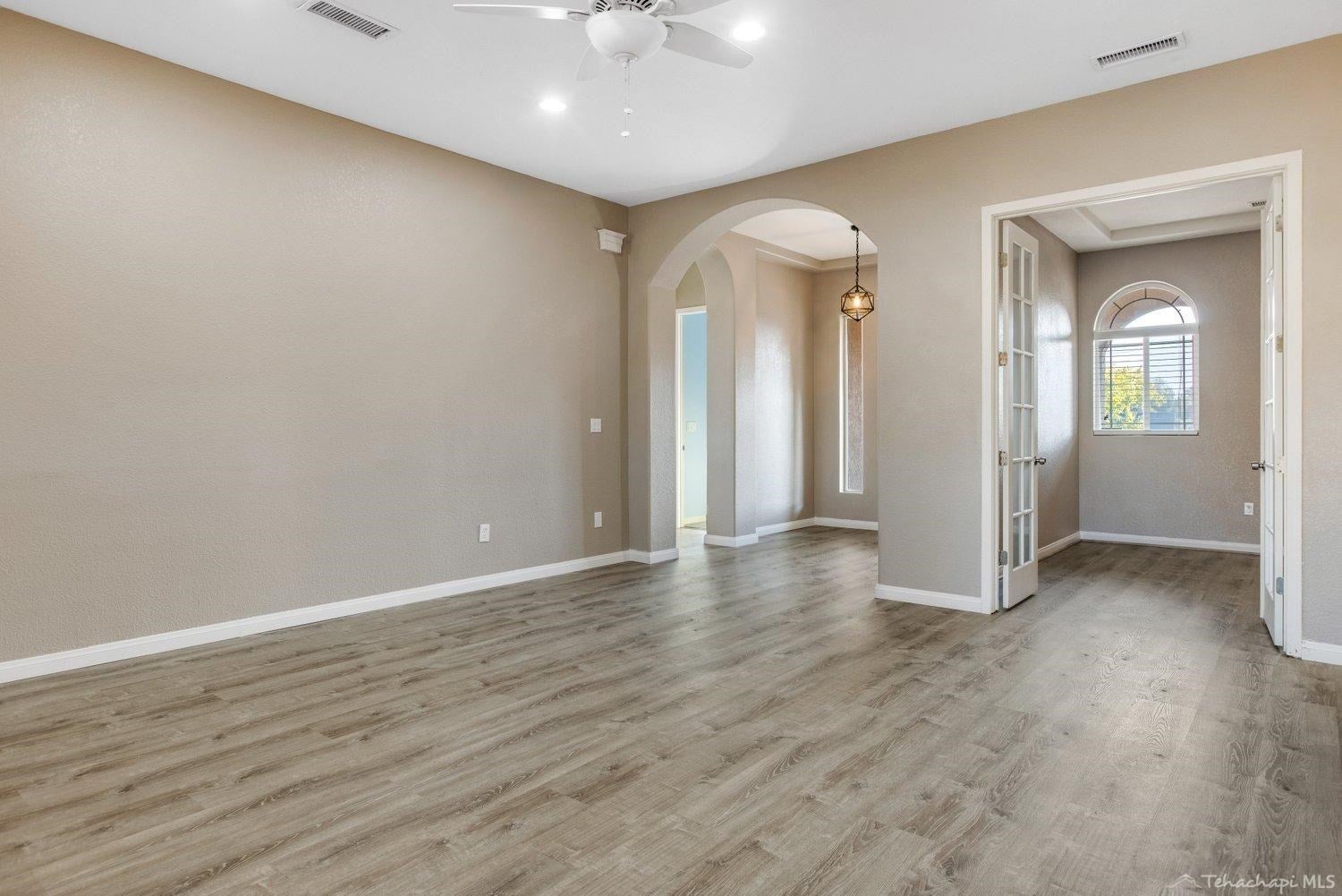 21217 Ridgeway Drive Tehachapi, CA 93561 - Photo 9 of 46 Gallery Image 9