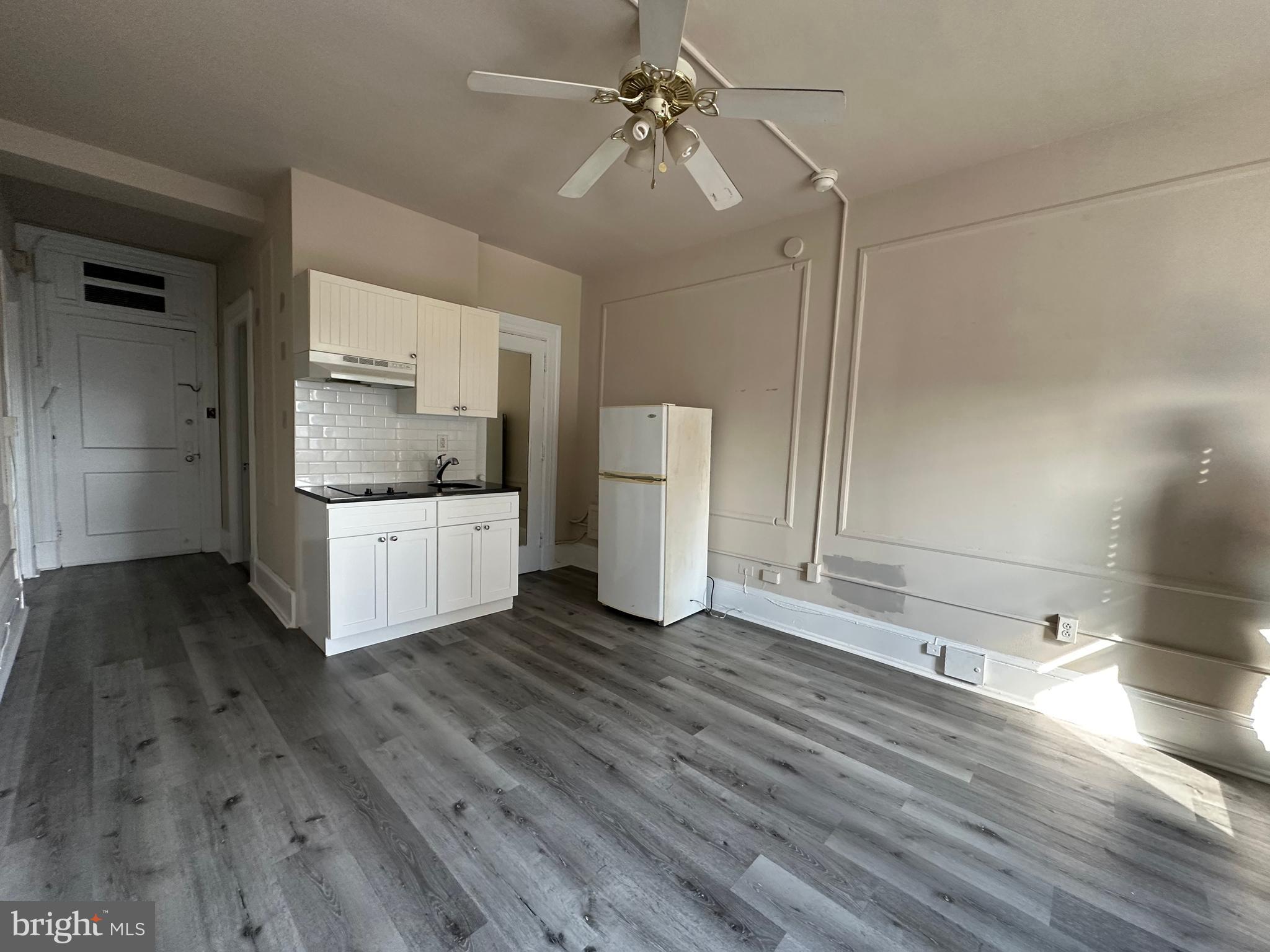 1324 Locust Street, Unit 1422 Philadelphia, PA 19107 - Photo 1 of 16