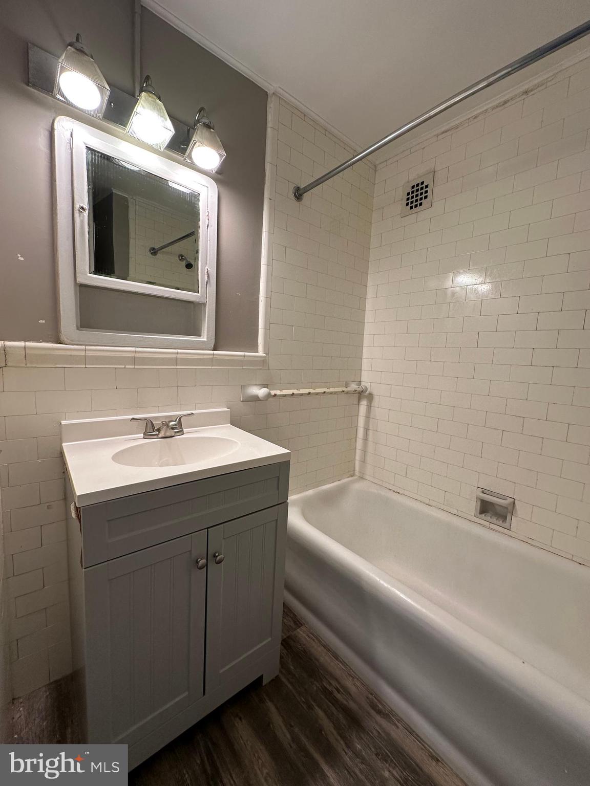 1324 Locust Street, Unit 1422 Philadelphia, PA 19107 - Photo 10 of 16