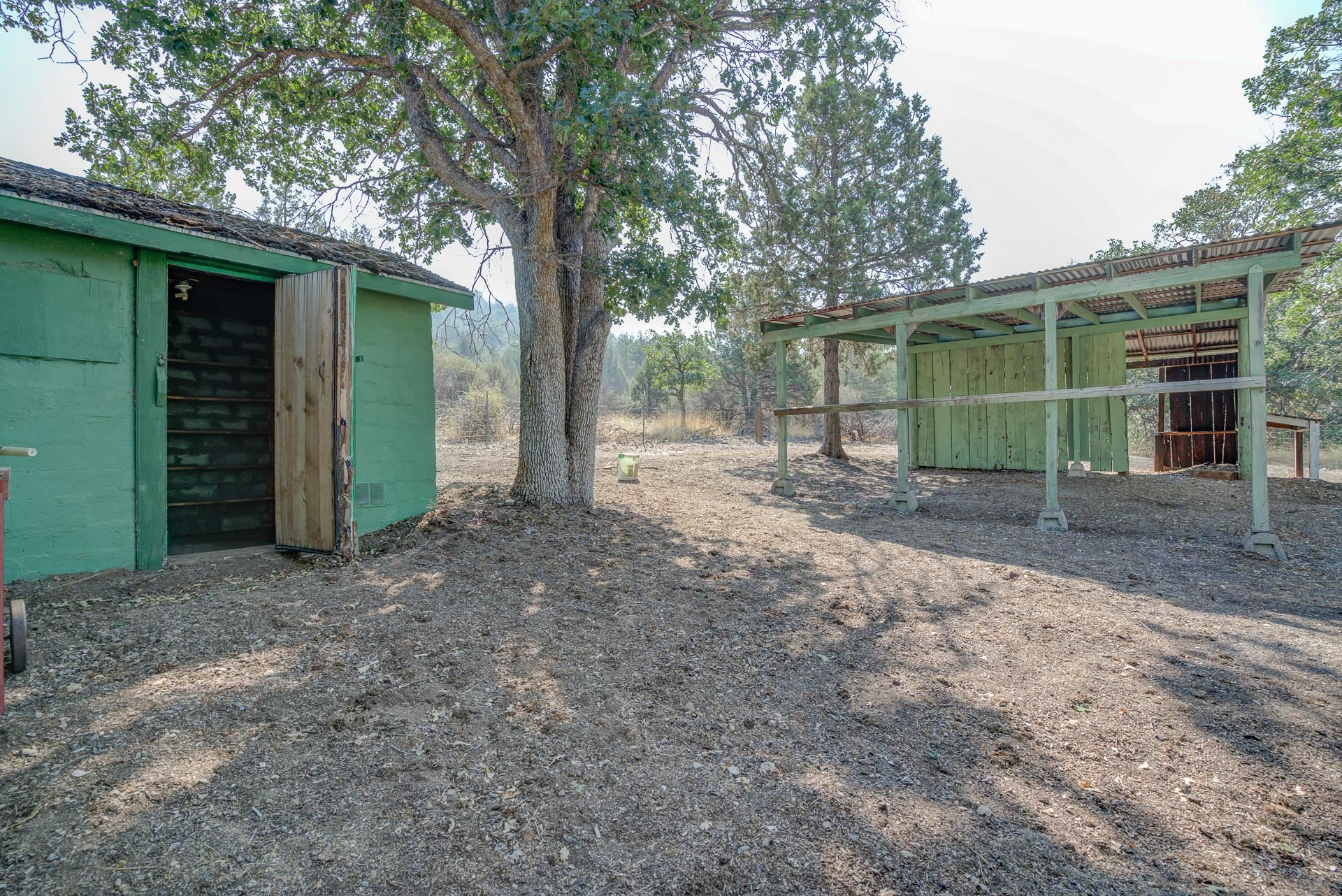 3202 Fairlane Road Yreka, CA 96097 - Photo 30 of 39 Gallery Image 30