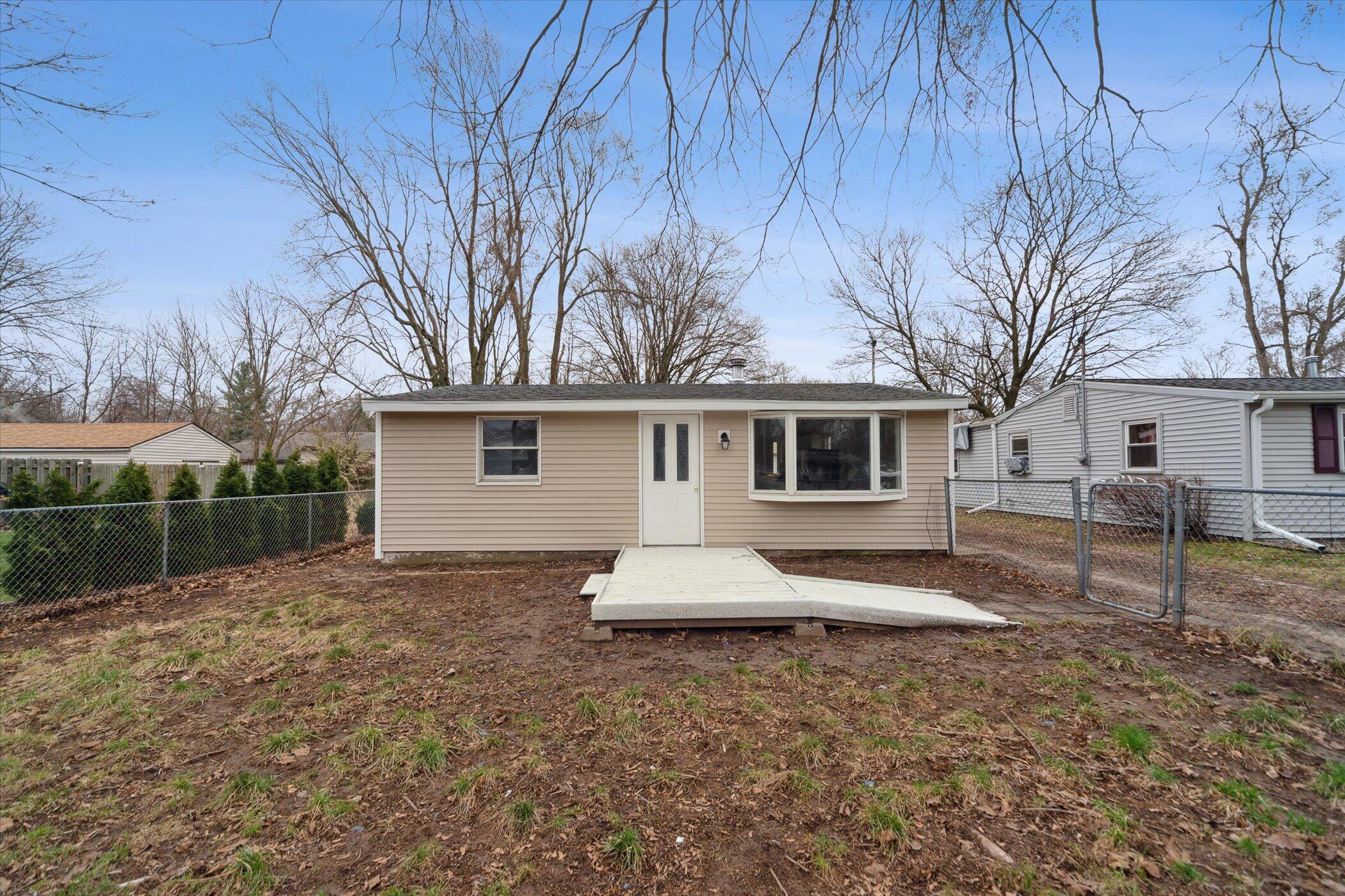 248 North 25th Street Springfield, MI 49037 - Photo 3 of 30 03-248-N-25th-St-Springfield-MI-49037-Wi