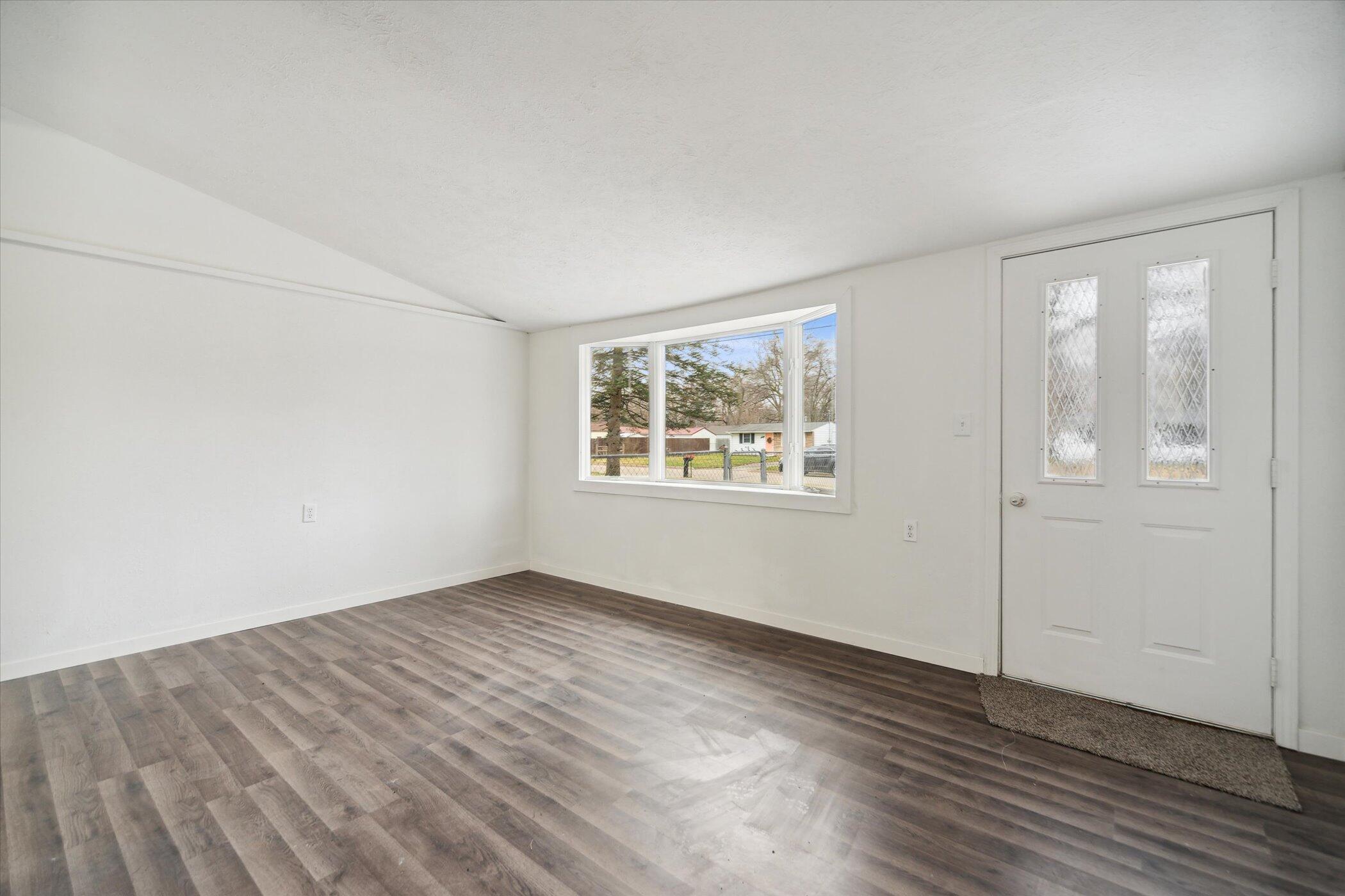 248 North 25th Street Springfield, MI 49037 - Photo 9 of 30 09-248-N-25th-St-Springfield-MI-49037-Wi
