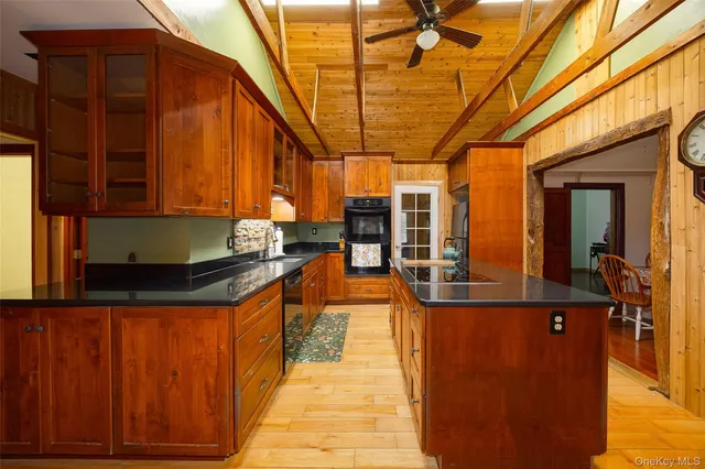 $372,500 | 18 Hummingbird Way, Staatsburg, NY 12580