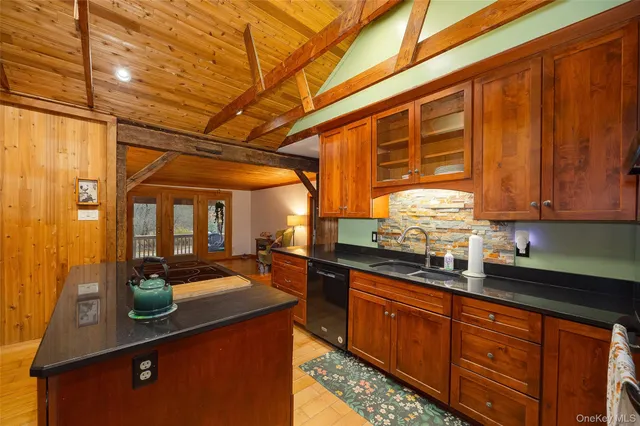 $372,500 | 18 Hummingbird Way, Staatsburg, NY 12580