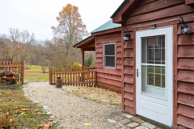 $372,500 | 18 Hummingbird Way, Staatsburg, NY 12580