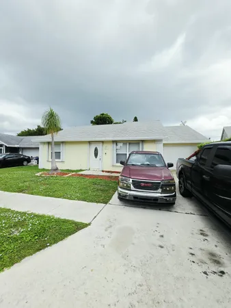 $434,900 | 5447 Twin Oakes Road, Lake Worth, FL 33463