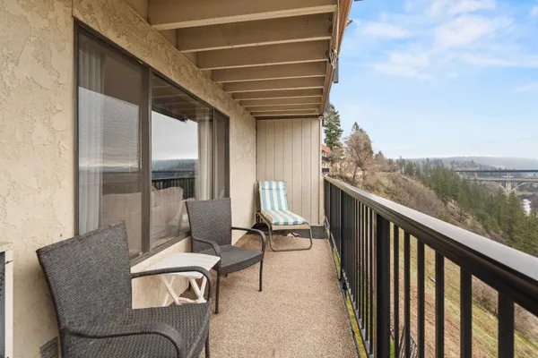 $334,900 | 164 South Coeur D'Alene Street, Unit C204, Spokane, WA 99201