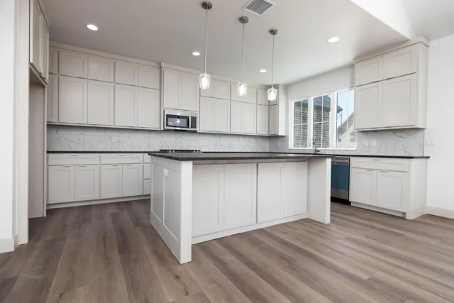 $450,000 | 10 Yuel Court, Canyon, TX 79015