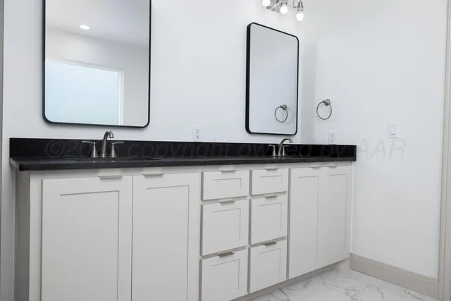 $450,000 | 10 Yuel Court, Canyon, TX 79015