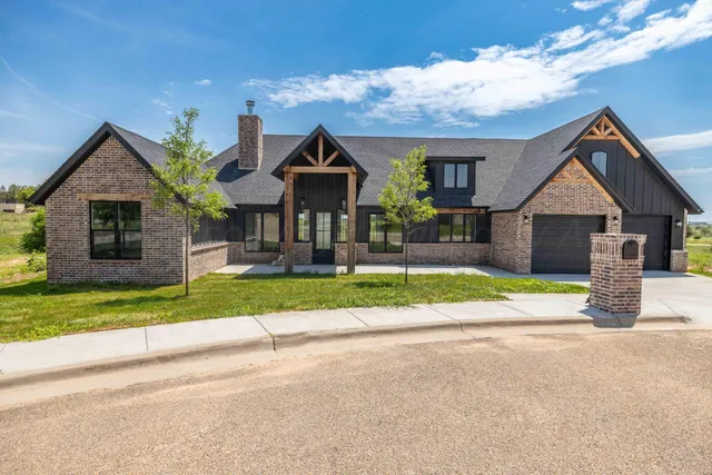 $450,000 | 10 Yuel Court, Canyon, TX 79015