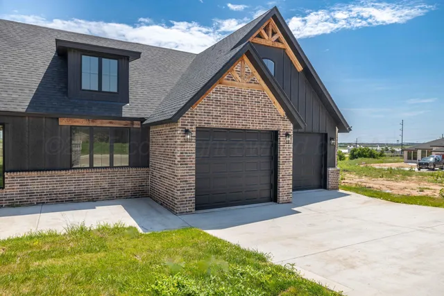 $450,000 | 10 Yuel Court, Canyon, TX 79015