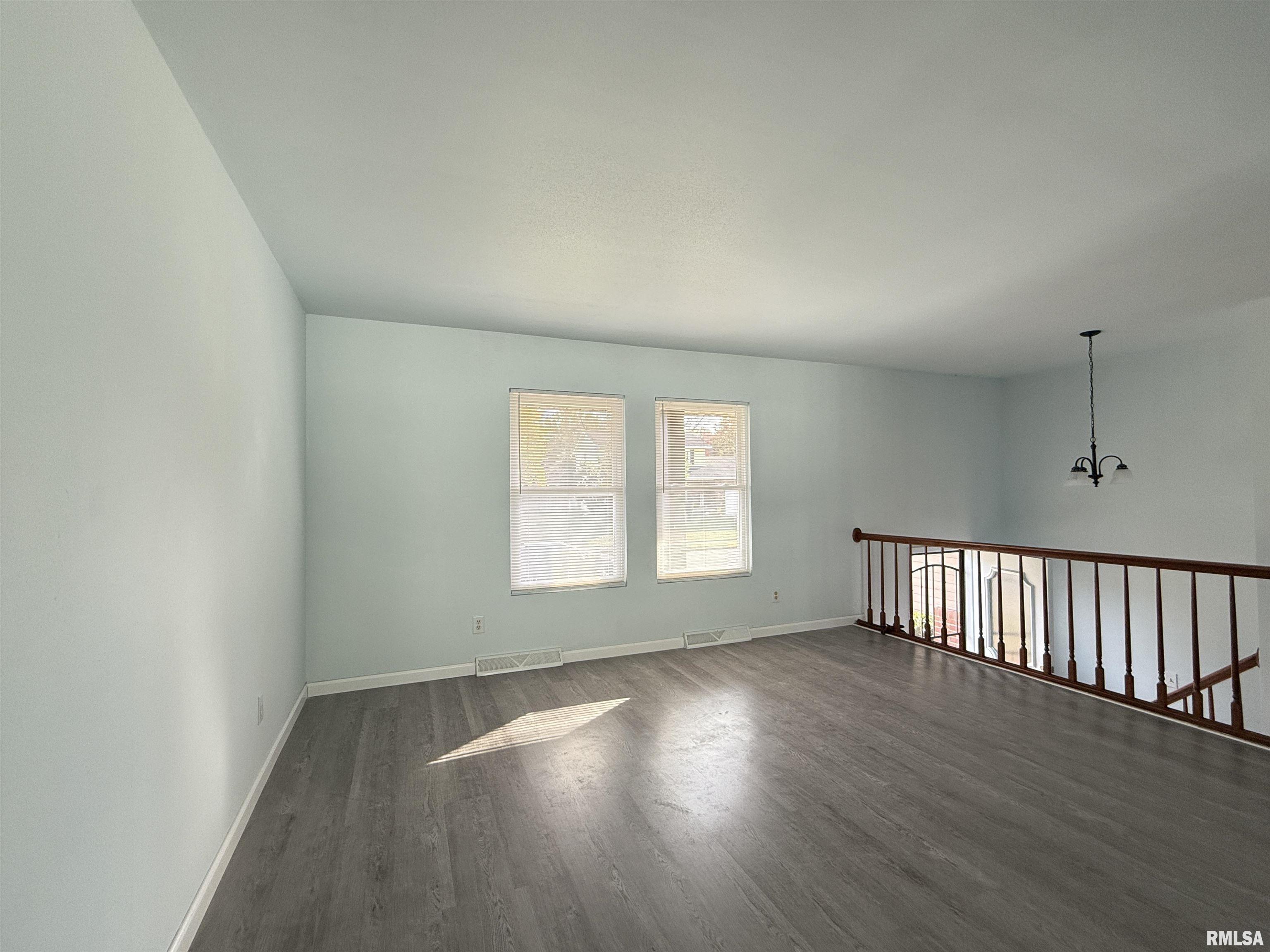 429 Armor Road Springfield, IL 62704 - Photo 5 of 19