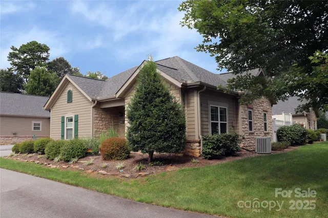 $420,000 | 805 C Wynnshire Drive, Unit C, Hickory, NC 28601
