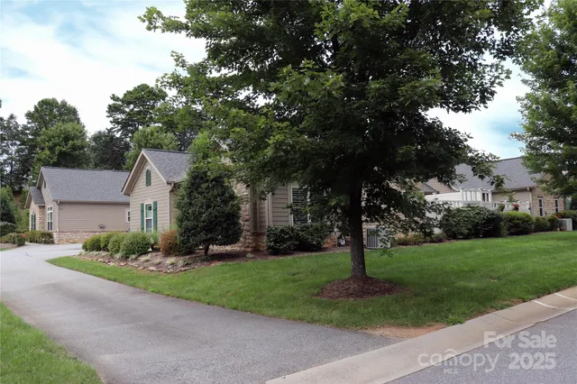 $420,000 | 805 C Wynnshire Drive, Unit C, Hickory, NC 28601