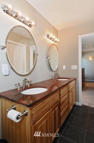 1329 Monroe Avenue Northeast Renton, WA 98056 - Photo 14 of 15 Gallery Image 14