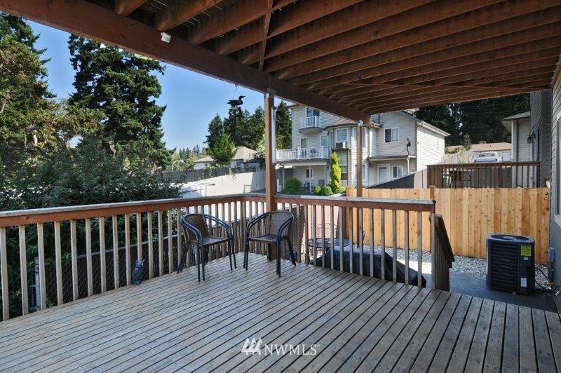 1329 Monroe Avenue Northeast Renton, WA 98056 - Photo 3 of 15 Gallery Image 3