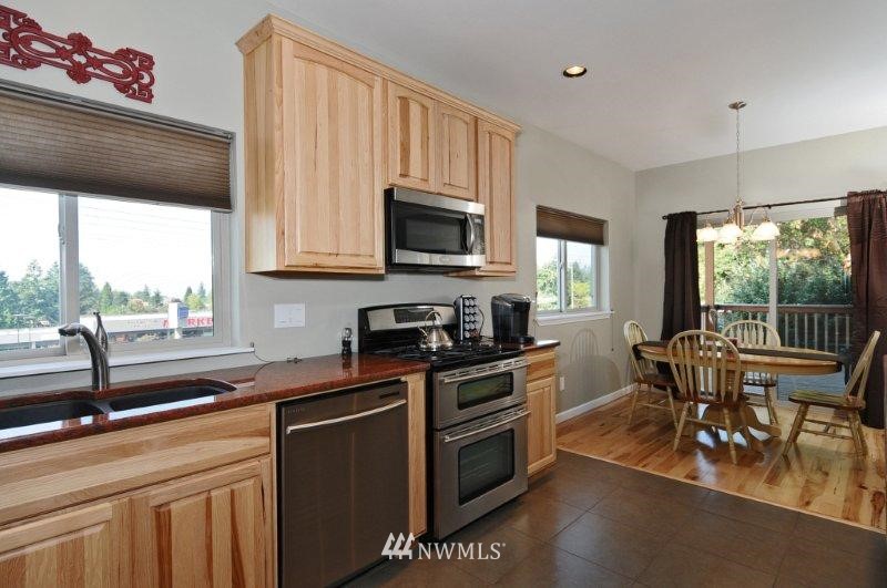 1329 Monroe Avenue Northeast Renton, WA 98056 - Photo 6 of 15 Gallery Image 6