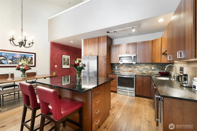 $899,000 | 526 1st Avenue South, Unit 511, Seattle, WA 98104