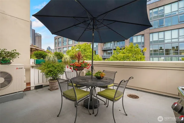 $899,000 | 526 1st Avenue South, Unit 511, Seattle, WA 98104