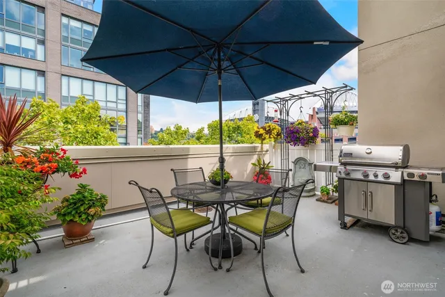 $899,000 | 526 1st Avenue South, Unit 511, Seattle, WA 98104